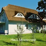 Alte Fischerkate Und Moewennest Groß Zicker