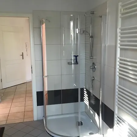 老渔夫的小屋和鸥巢酒店 *