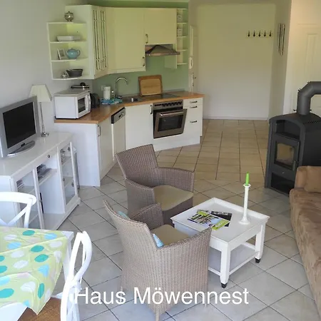 Alte Fischerkate Und Moewennest Gross Zicker