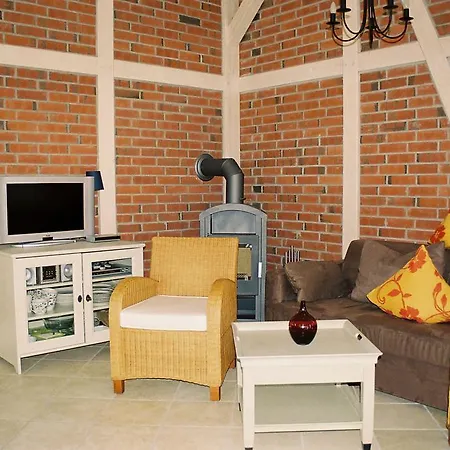 Alte Fischerkate Und Moewennest Groß Zicker